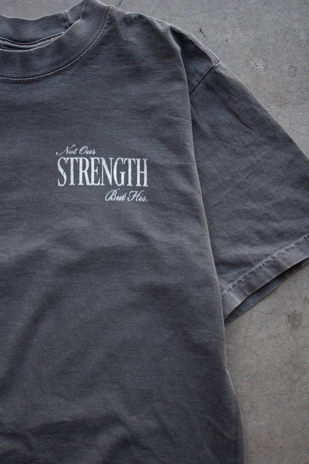 "HIS STRENGTH" OVERSIZED TEE IN GRAY