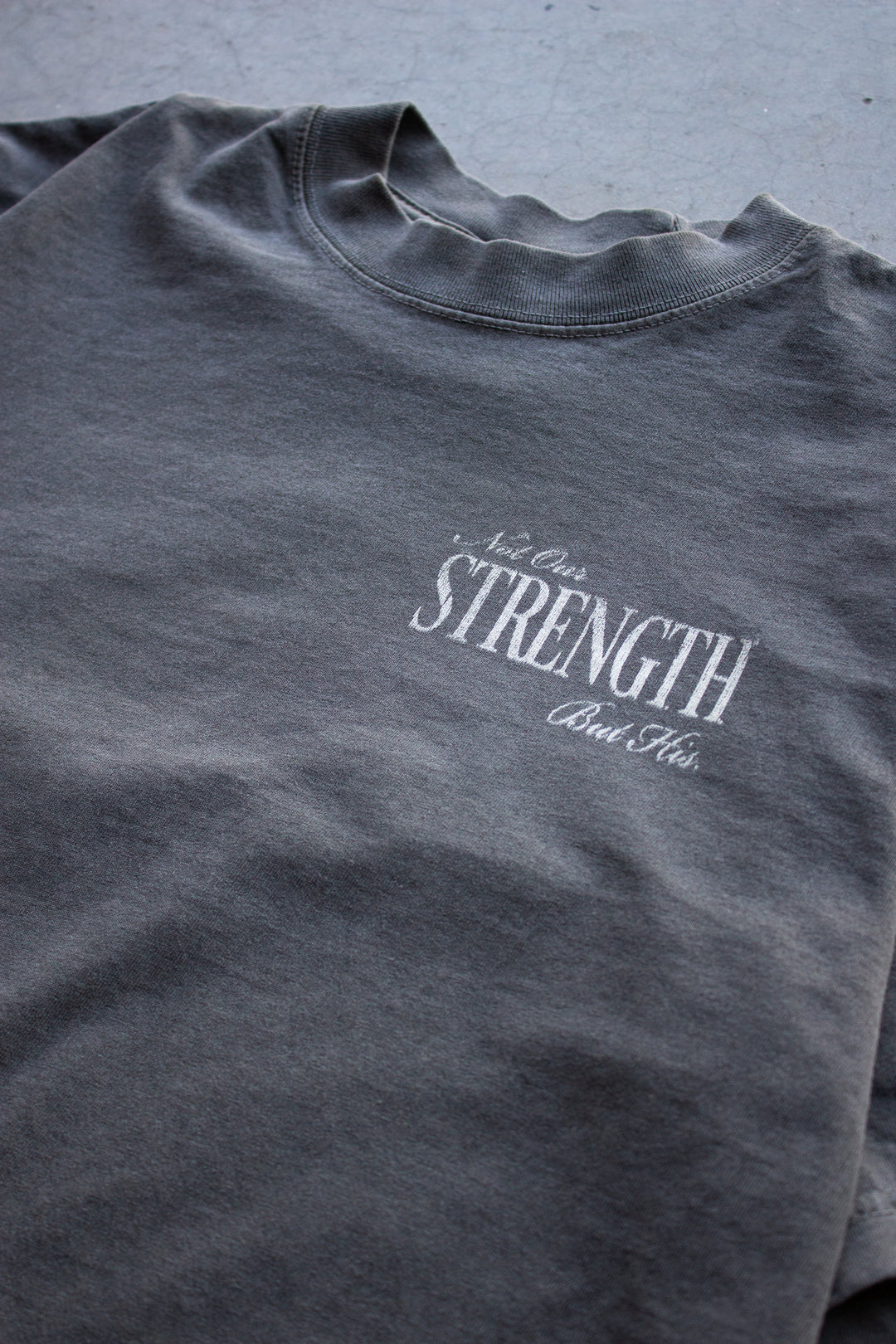 "HIS STRENGTH" OVERSIZED TEE IN GRAY