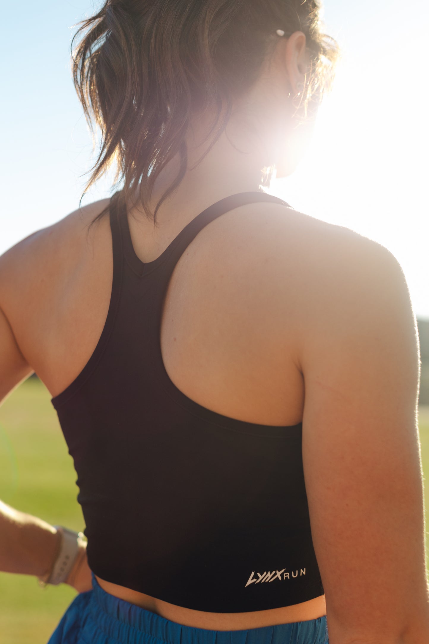 CROPPED TRAINING TANK IN BLACK