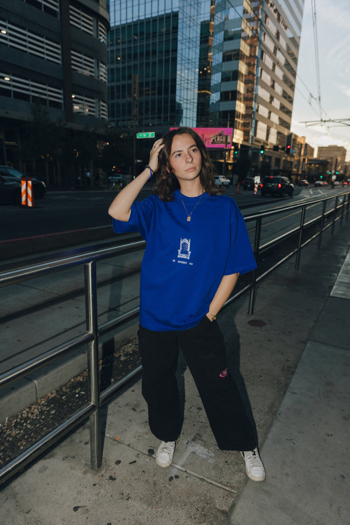 Oversized Tee. Model shot