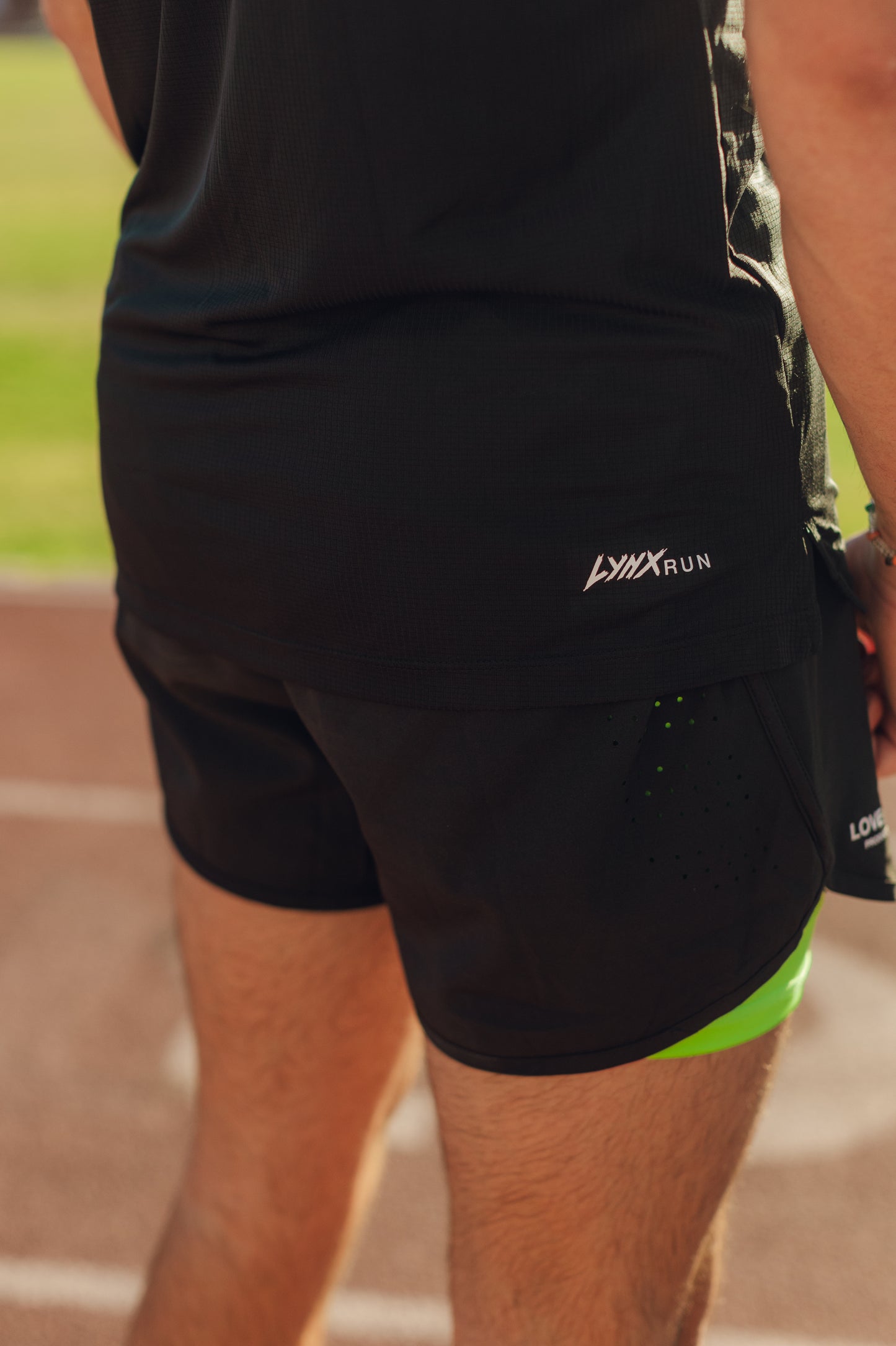 PERFORM COMPRESSION SHORTS IN BLACK