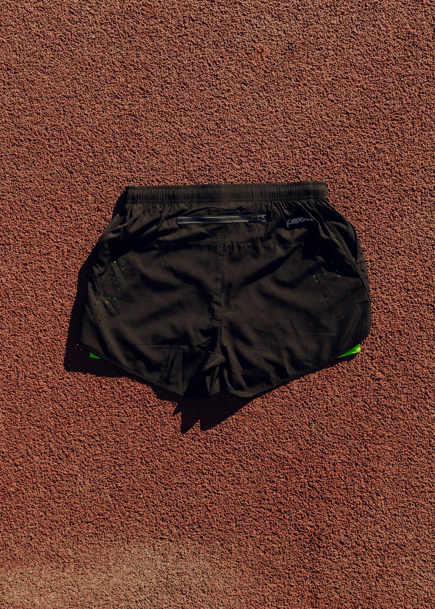 PERFORM COMPRESSION SHORTS IN BLACK